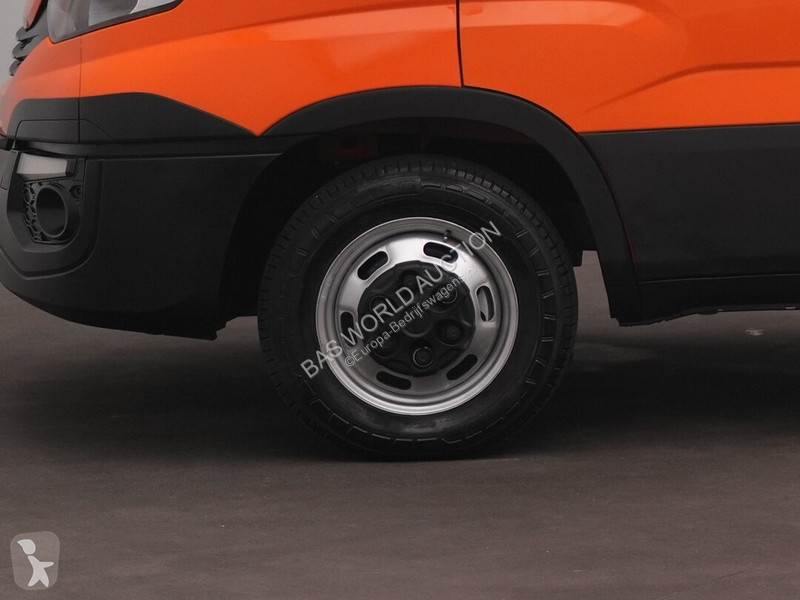 Véhicule utilitaire Iveco 35C14