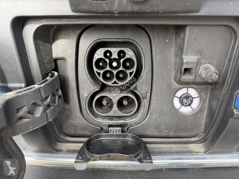Véhicule utilitaire Ford e 68kWh 184PK E-