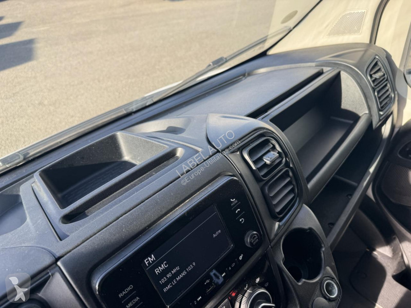 Fiat DUCATO CAISSE 20M3 + HAYON 3T5 MAXI 2.2...