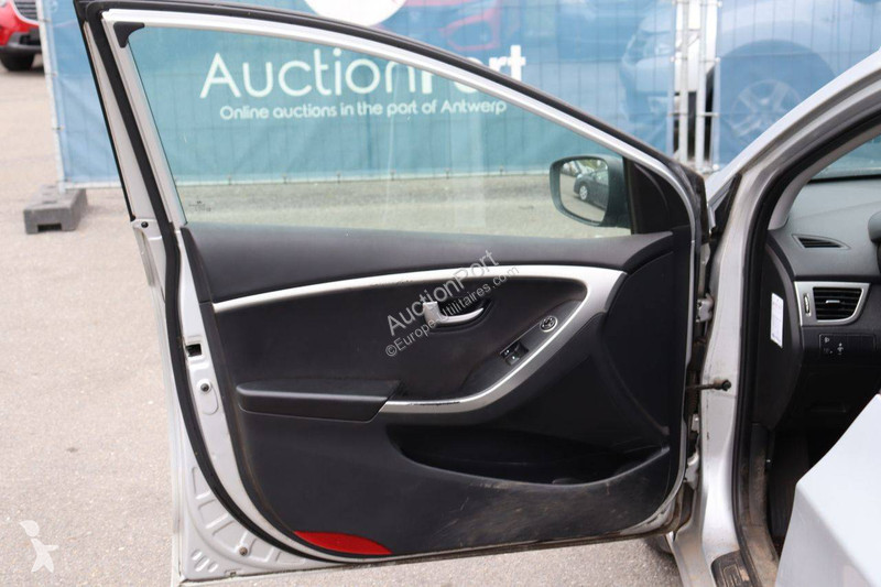 Hyundai i30 van