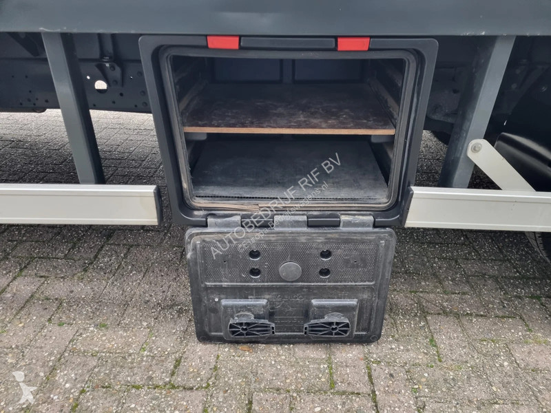 Furgoneta Iveco 65C18 3.0D Open Laadbak 6M...