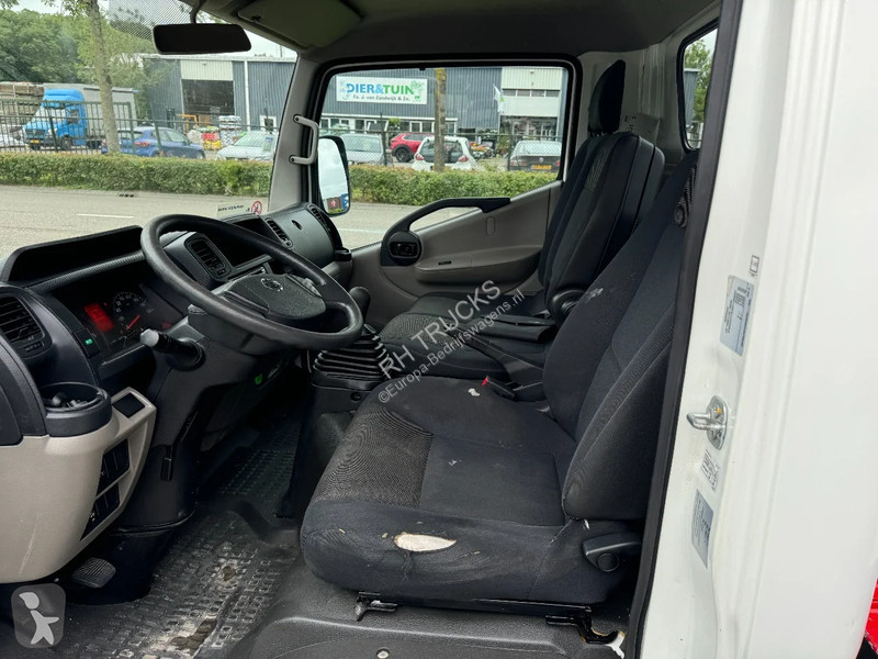Véhicule utilitaire Nissan UNIT CABSTAR 35.13...