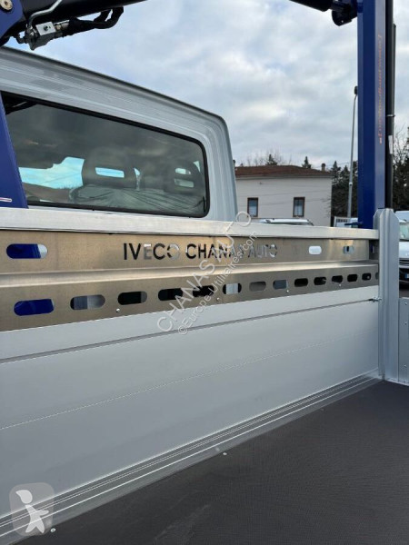 Autoutilitară Iveco 35C18 180CV 3L PLATEAU...