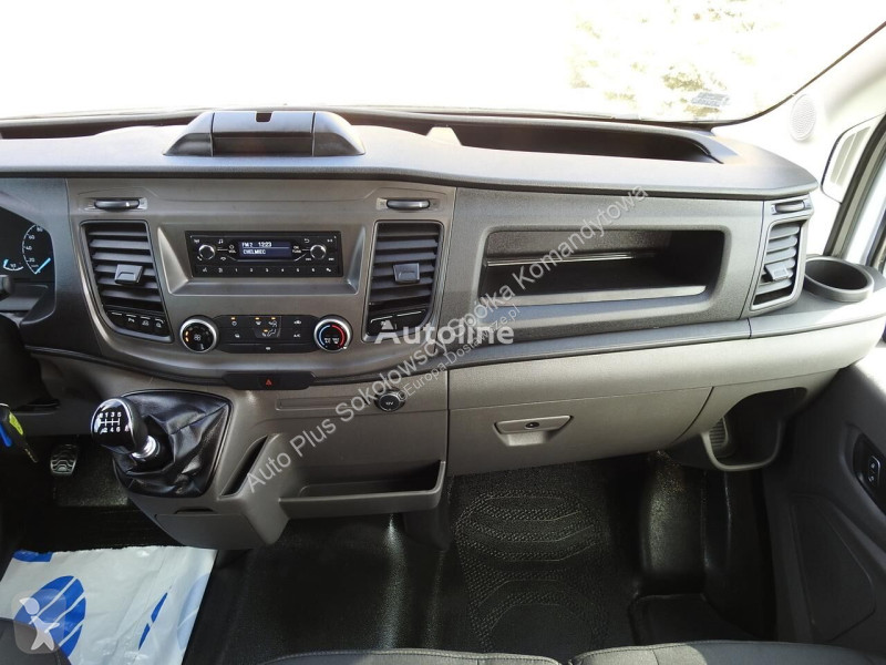 Véhicule utilitaire Ford TRANSIT FURGON...