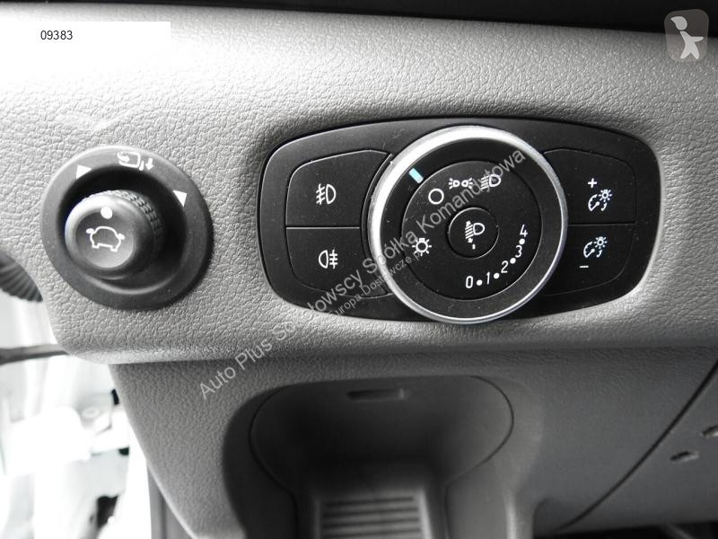 Véhicule utilitaire Ford TRANSIT FURGON...