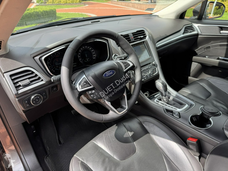 Véhicule utilitaire Ford