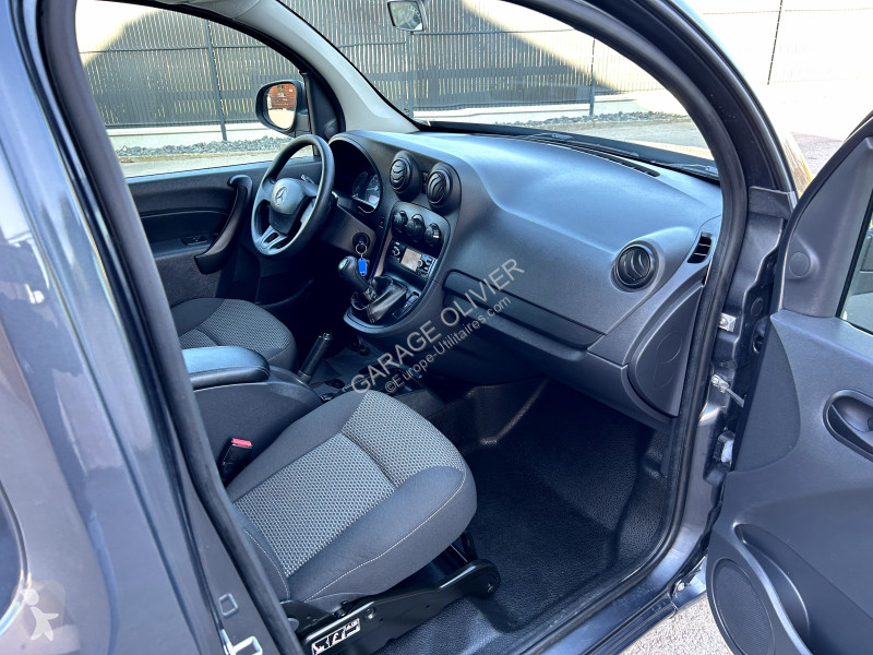 Véhicule utilitaire Mercedes Compact 109 1.5...