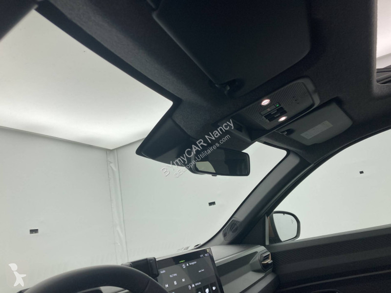 Autoutilitară Dacia Bigster TCe 140