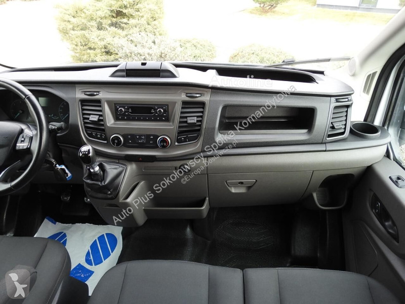 Véhicule utilitaire Ford TRANSIT  FURGON...