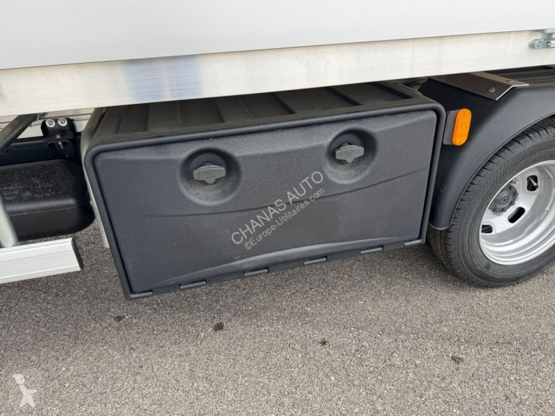 Autoutilitară Iveco 35C16 160CV 3L ALUMINIUM 4M...