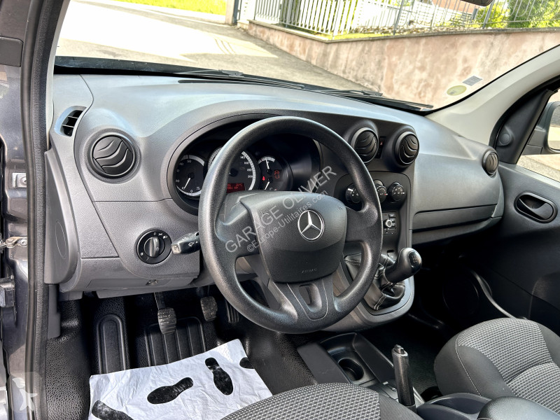 Véhicule utilitaire Mercedes Compact 109 1.5...