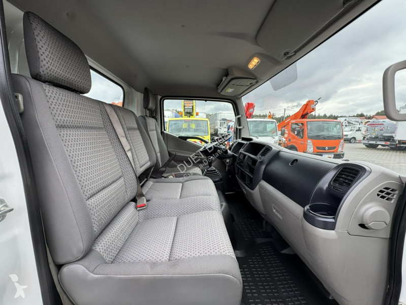 Véhicule utilitaire Nissan