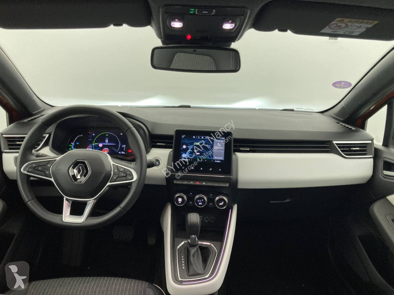 Autoutilitară Renault Clio E-Tech full hybrid 145
