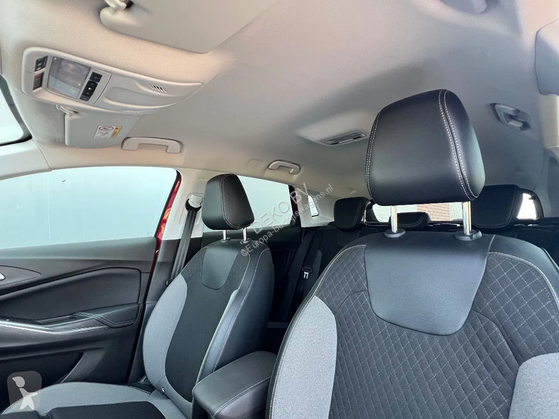 Autoutilitară Opel 1.2 Turbo Business Executive...