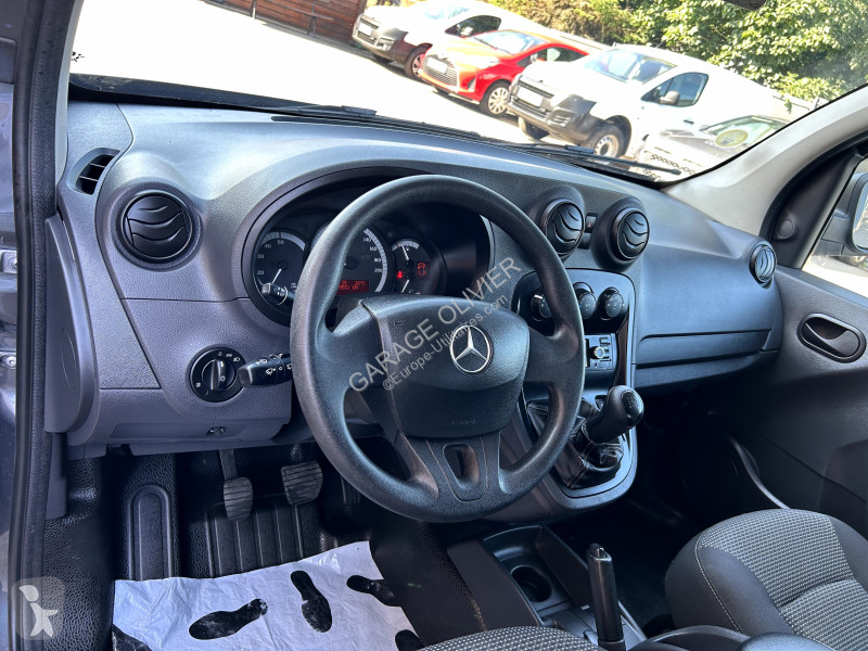 Véhicule utilitaire Mercedes Compact 109 1.5...