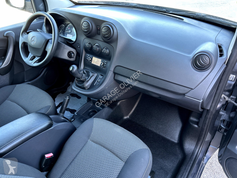 Véhicule utilitaire Mercedes Compact 109 1.5...