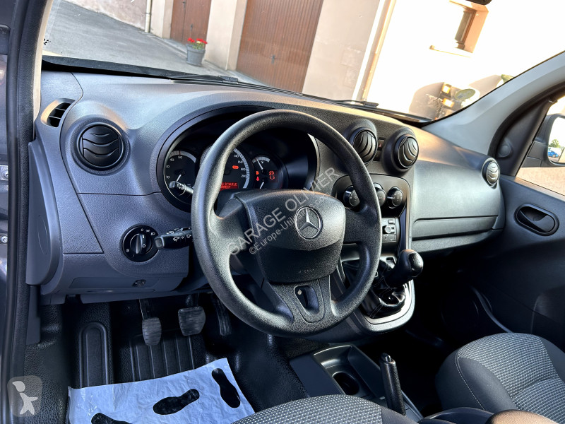 Véhicule utilitaire Mercedes Compact 109 1.5...