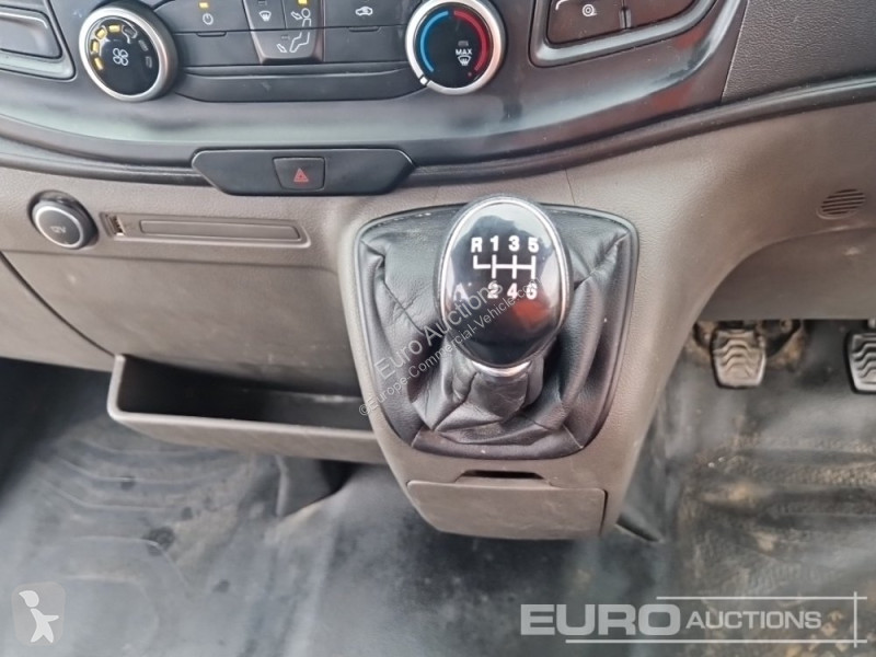 Véhicule utilitaire Ford 350