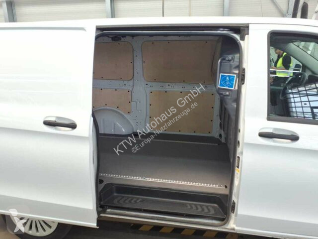 Furgoneta Mercedes Vito KA...