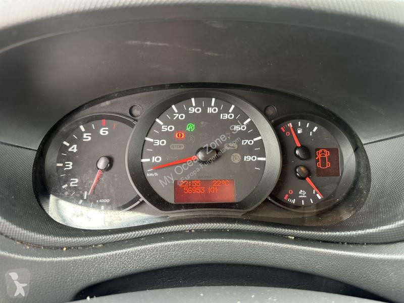 عربة نفعية Renault 2.3 DCI 150