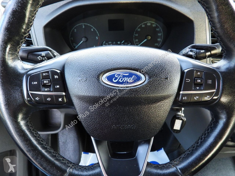 Samochód dostawczy Ford 4 x 4 TRANSIT