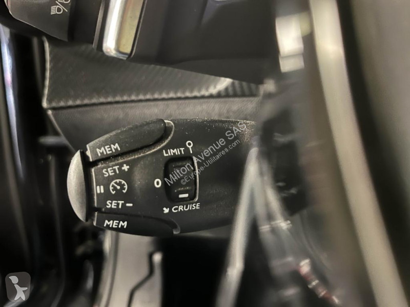 عربة نفعية Peugeot 2008 1.5 BlueHDi - 130 - BV...