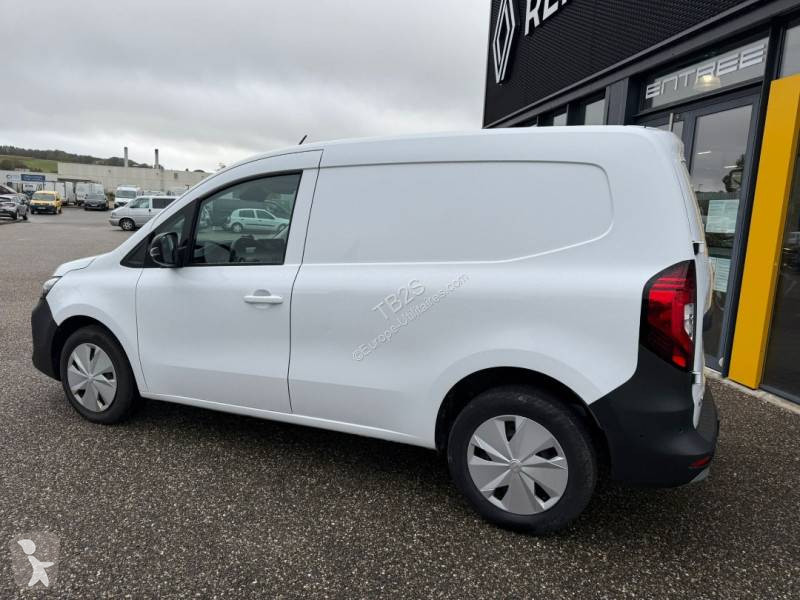 Véhicule utilitaire Nissan