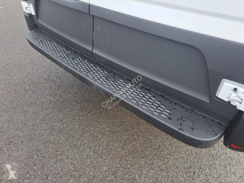 Véhicule utilitaire Iveco 35S18 A8 180CV 3L...