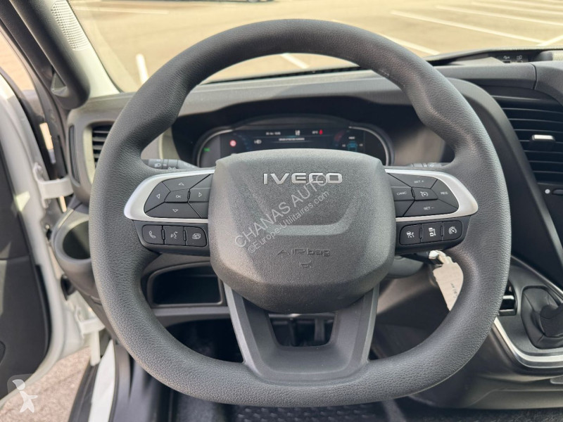Véhicule utilitaire Iveco 35C18 A8 180CV 3L...