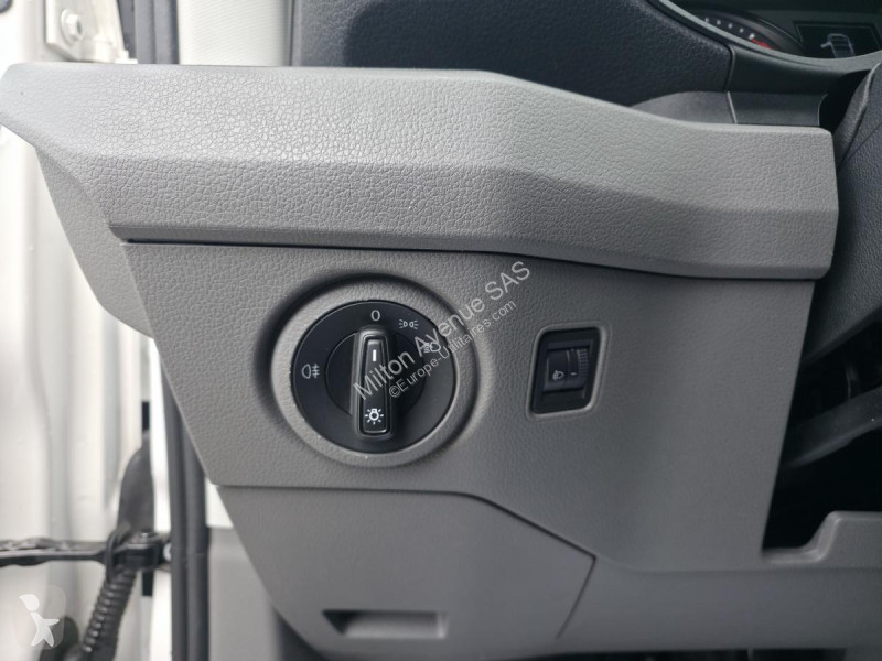 عربة نفعية Volkswagen CRAFTER 30 L3H3 2.0 TDI -...