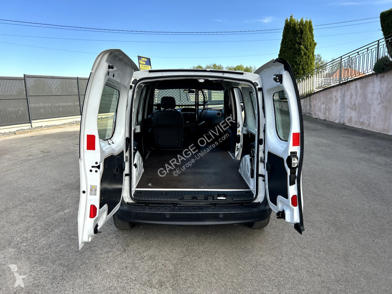 Лекотоварен автомобил Renault Maxi Grand Volume...