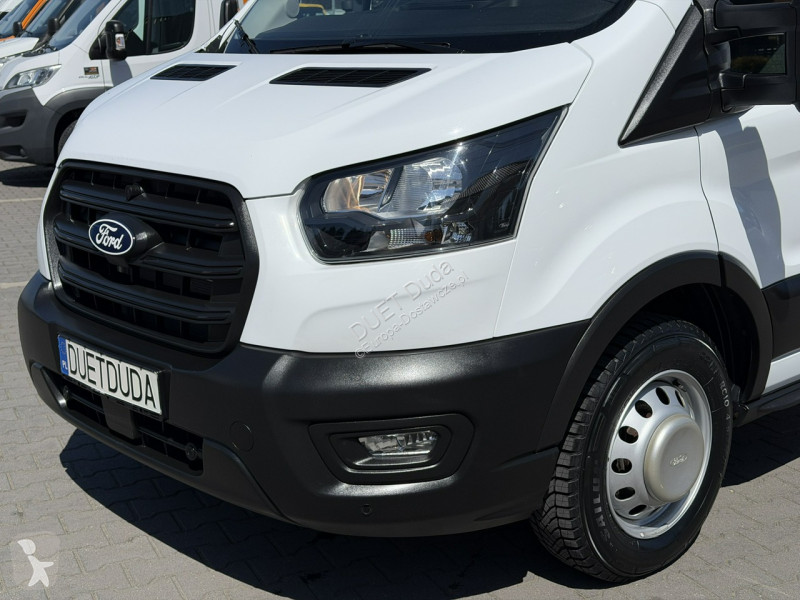 Samochód dostawczy Ford