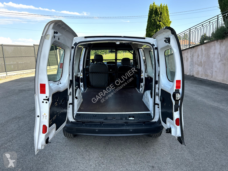 Véhicule utilitaire Renault Maxi Grand Volume...