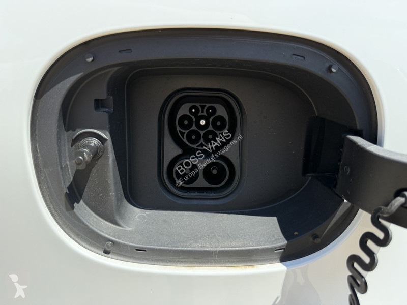 Furgoneta Maxus 64 kWh 163PK Elektrisch! L1H1...