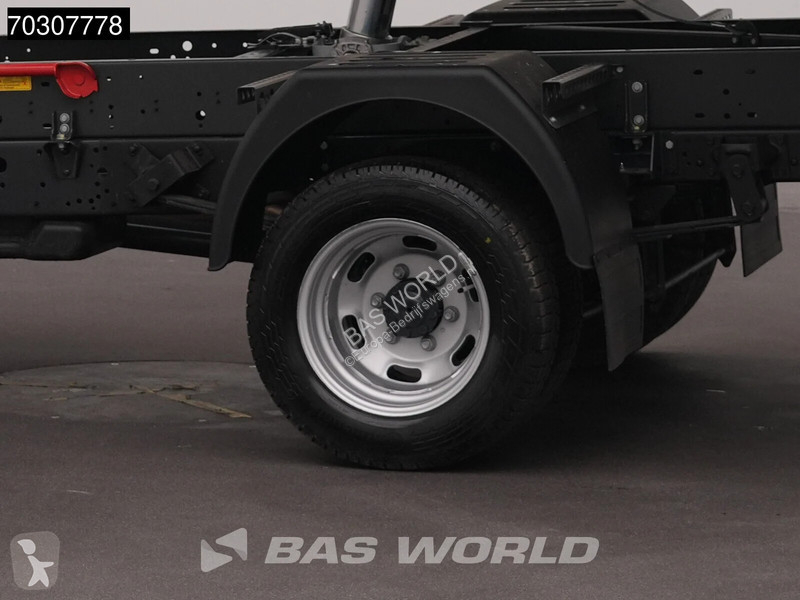 Véhicule utilitaire Iveco 35C18 3.0L...