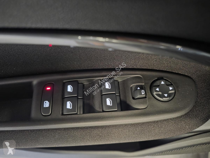 Samochód dostawczy Fiat FIAT 600 1.2 Hybrid -...