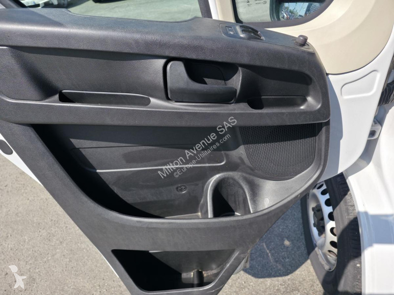 Véhicule utilitaire Fiat DUCATO Tôlé Business...