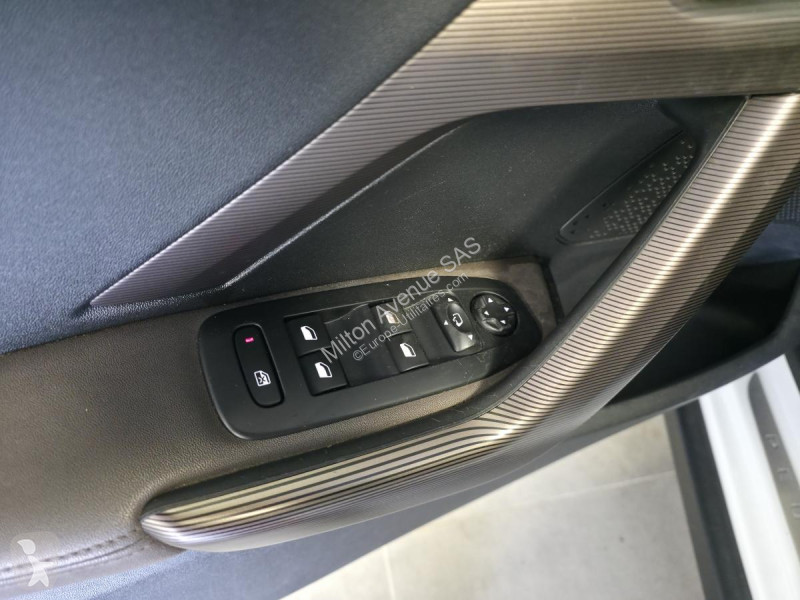 Véhicule utilitaire Peugeot 2008 1.6 e-HDi FAP...