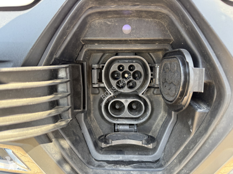 Samochód dostawczy Renault E-Tech 45kWh 122PK...