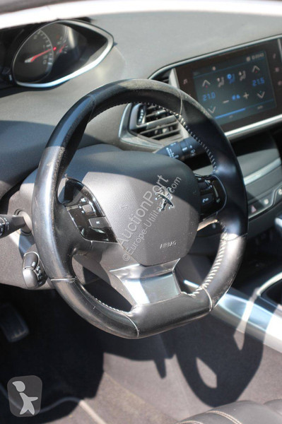 عربة نفعية Peugeot