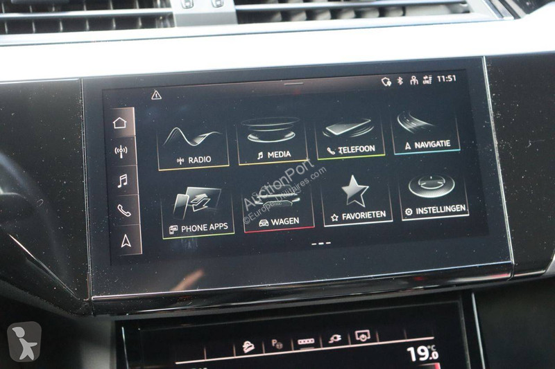 Furgoneta Audi  S Line e-tron