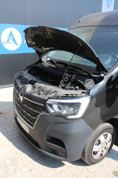 عربة نفعية Renault Crossover