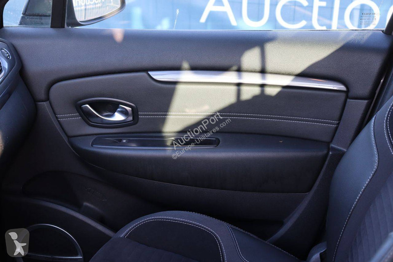 عربة نفعية Renault  Scénic