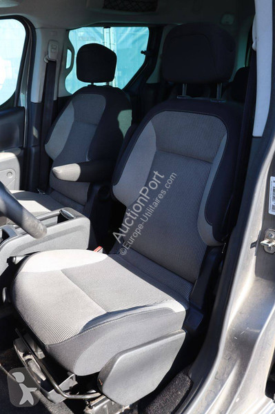 Véhicule utilitaire Peugeot