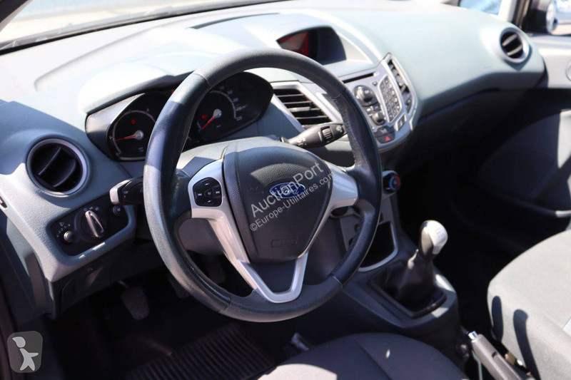عربة نفعية Ford