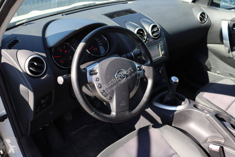 Samochód dostawczy Nissan acenta + navi QASHQAI