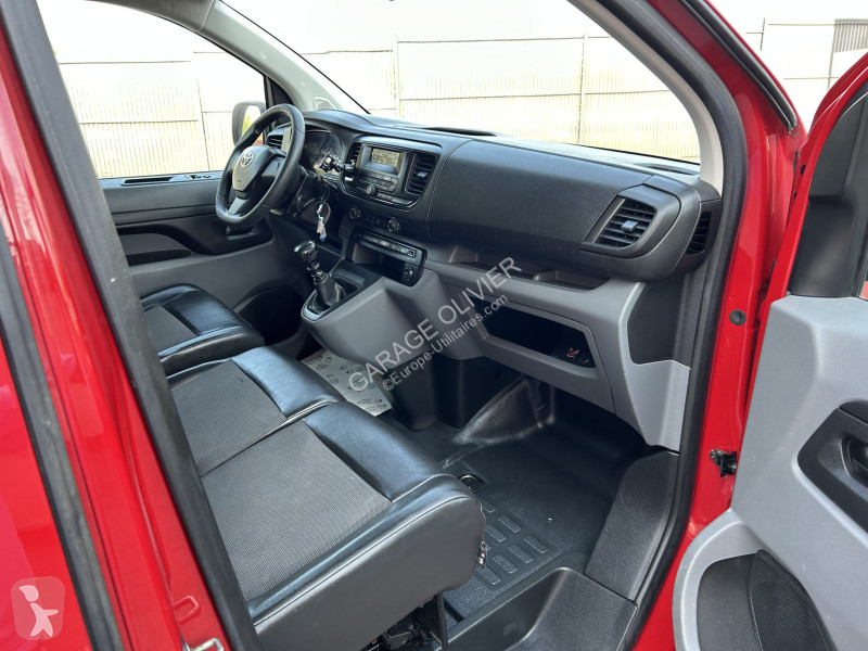 Véhicule utilitaire Toyota Proace Médium 2.0...