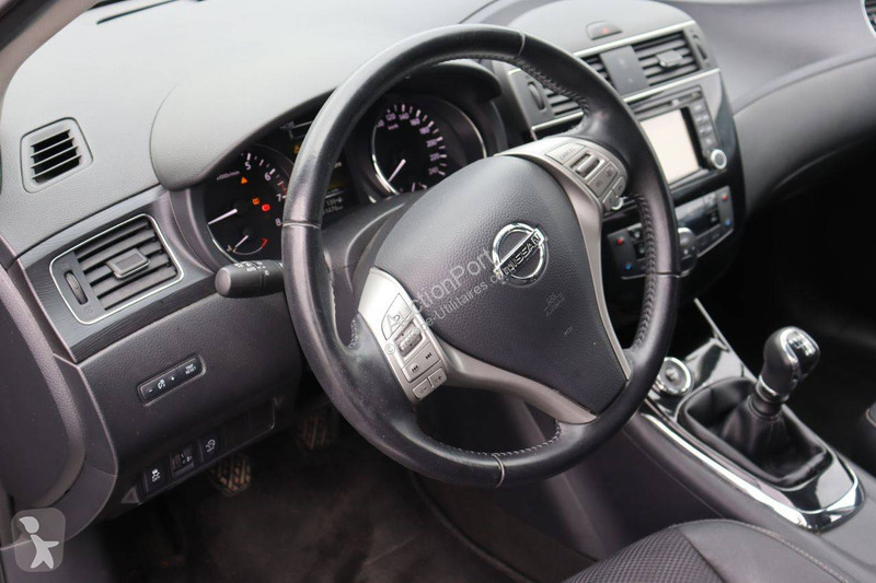 Véhicule utilitaire Nissan