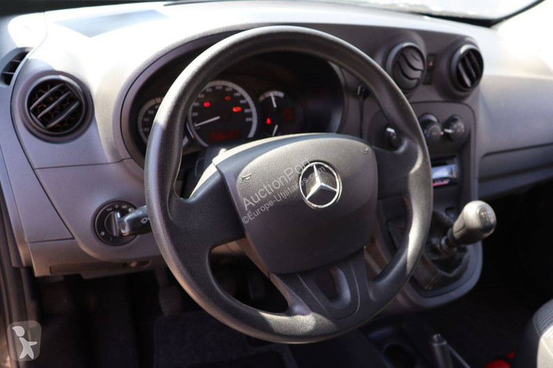 Véhicule utilitaire Mercedes Tourer 112