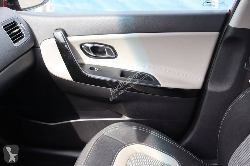Véhicule utilitaire KIA  cee'd